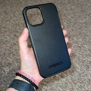 iPhone 12 Pro Max otter box